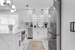 315 NW 106th St, Miami, FL 33150 - Photo 12