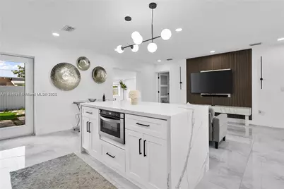 315 NW 106th St, Miami, FL 33150 - Photo 1