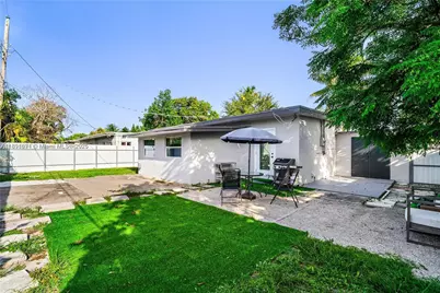 315 NW 106th St, Miami, FL 33150 - Photo 30