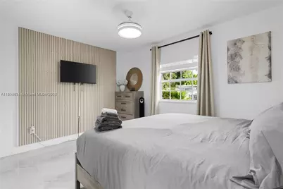 315 NW 106th St, Miami, FL 33150 - Photo 22