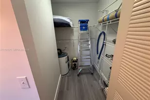 13700 SW 11th St, Pembroke Pines, FL 33027 - Photo 8