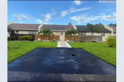 1327 Towhee St, Homestead, FL 33035 - Photo 2