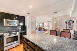 1000 Quayside Terrace, Miami, FL 33138 - Photo 10