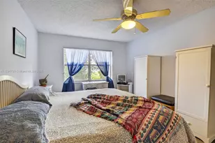 9041 Sunrise Lakes Blvd, Sunrise, FL 33322 - Photo 16