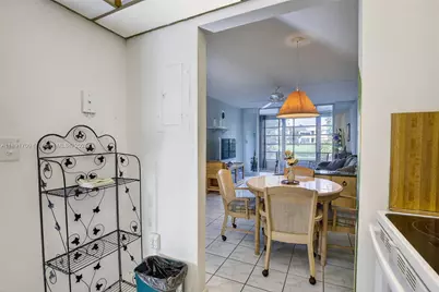 9041 Sunrise Lakes Blvd #107, Sunrise, FL 33322 - Photo 10