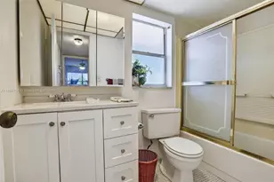 9041 Sunrise Lakes Blvd, Sunrise, FL 33322 - Photo 14