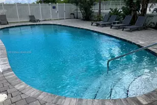 335 Ocean Dr, Miami Beach, FL 33139 - Photo 18