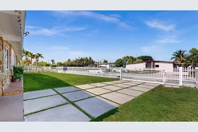 5010 SW 111th Ave, Miami, FL 33165 - Photo 8