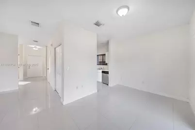 949 NE 41st Ave, Homestead, FL 33033 - Photo 16