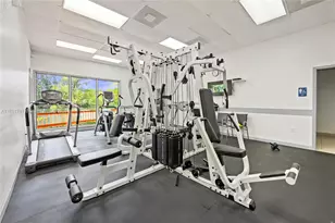 1300 NE Miami Gardens Dr, Miami, FL 33179 - Photo 26