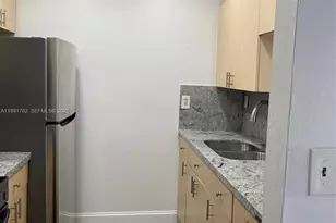 250 NW 107th Ave, Miami, FL 33172 - Photo 4