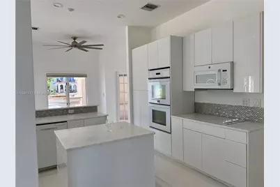 3030 NE 42nd St, Fort Lauderdale, FL 33308 - Photo 18