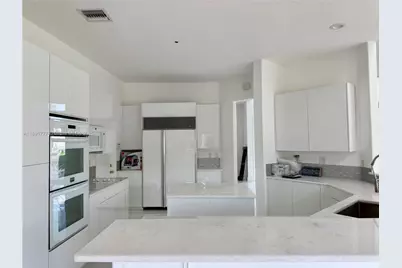 3030 NE 42nd St, Fort Lauderdale, FL 33308 - Photo 16