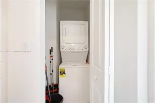 8167 NW 41st St, Doral, FL 33166 - Photo 36