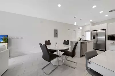 8167 NW 41st St #E-203, Doral, FL 33166 - Photo 10