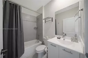 8167 NW 41st St, Doral, FL 33166 - Photo 24