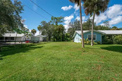 1076 Park Dr, Other City - In The State Of Florida, FL 33935 - Photo 28