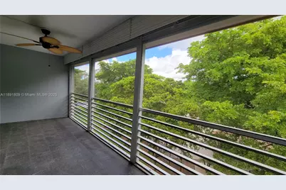 2003 Granada Dr #E4, Coconut Creek, FL 33066 - Photo 10