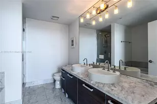 253 NE 2nd St, Miami, FL 33132 - Photo 20