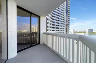 1000 Island Blvd, Aventura, FL 33160 - Photo 44