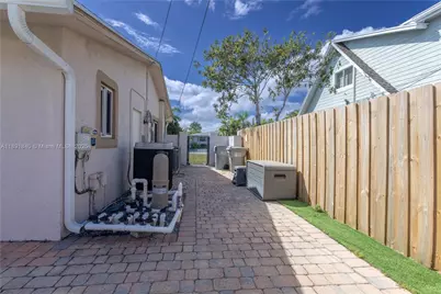 1660 NE 25th Ave, Pompano Beach, FL 33062 - Photo 6