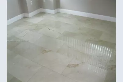 31 SE 5 St #1210, Miami, FL 33131 - Photo 22