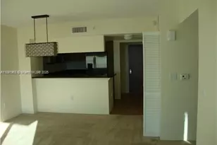 31 SE 5th St, Miami, FL 33131 - Photo 4