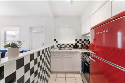 7721 Harding Ave #8, Miami Beach, FL 33141 - Photo 6