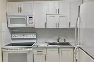 1725 W 60th St, Hialeah, FL 33012 - Photo 10