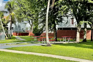 1725 W 60th St, Hialeah, FL 33012 - Photo 6