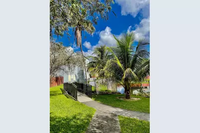 1725 W 60th St #F304, Hialeah, FL 33012 - Photo 4