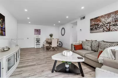 9310 Fontainebleau Blvd #201, Miami, FL 33172 - Photo 6