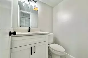 213 Oakridge N, Deerfield Beach, FL 33442 - Photo 6