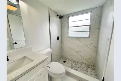 213 Oakridge  N #213, Deerfield Beach, FL 33442 - Photo 8