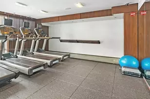 325 S Biscayne Blvd, Miami, FL 33131 - Photo 22