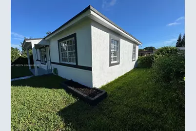 9221 Broad Manor Rd, Miami, FL 33147 - Photo 2