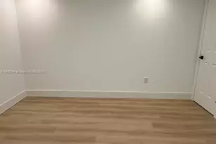 445 SW 11th St, Miami, FL 33130 - Photo 8