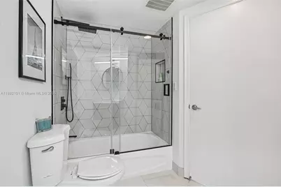 1750 N Bayshore Dr #2101, Miami, FL 33132 - Photo 12