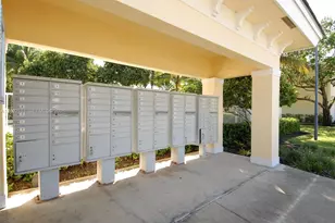 7636 Foxcroft Ln, Davie, FL 33328 - Photo 32