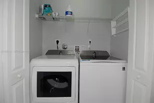 7636 Foxcroft Ln, Davie, FL 33328 - Photo 26