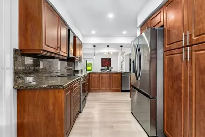 8995 SW 83rd St, Miami, FL 33173 - Photo 10