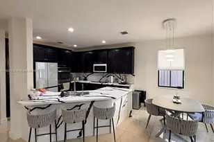 8640 NW 101st Pl, Doral, FL 33178 - Photo 14