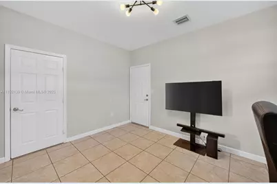 379 NE 25th Ter, Homestead, FL 33033 - Photo 20