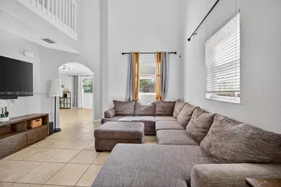 379 NE 25th Ter, Homestead, FL 33033 - Photo 6