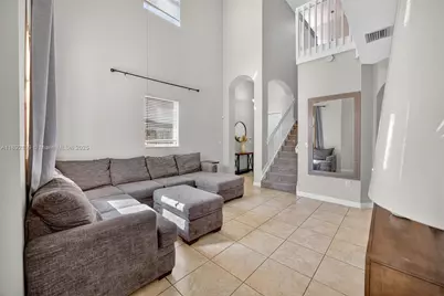 379 NE 25th Ter, Homestead, FL 33033 - Photo 4