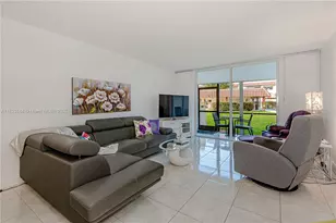 9410 N Hollybrook Lake Dr, Pembroke Pines, FL 33025 - Photo 10