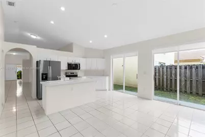 9934 NW 30th St, Doral, FL 33172 - Photo 8