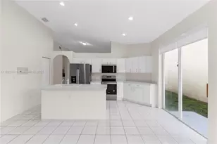 9934 NW 30th St, Doral, FL 33172 - Photo 10