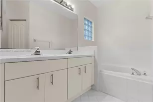 9934 NW 30th St, Doral, FL 33172 - Photo 16