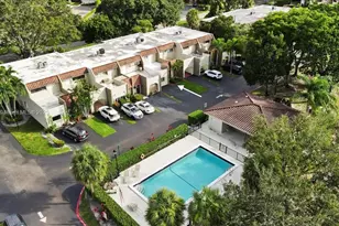 281 Jacaranda Dr, Plantation, FL 33324 - Photo 38